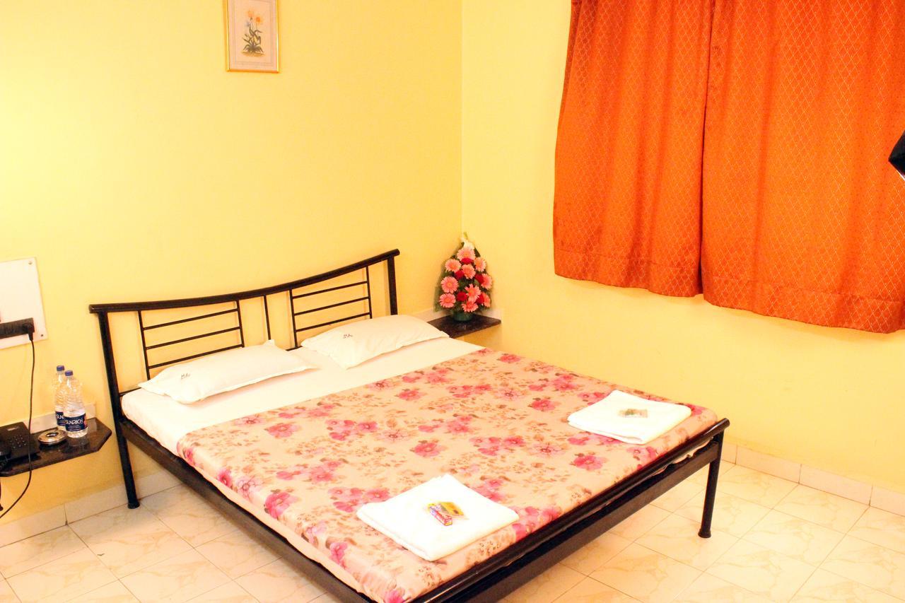 Hotel Homeland Pune Bagian luar foto