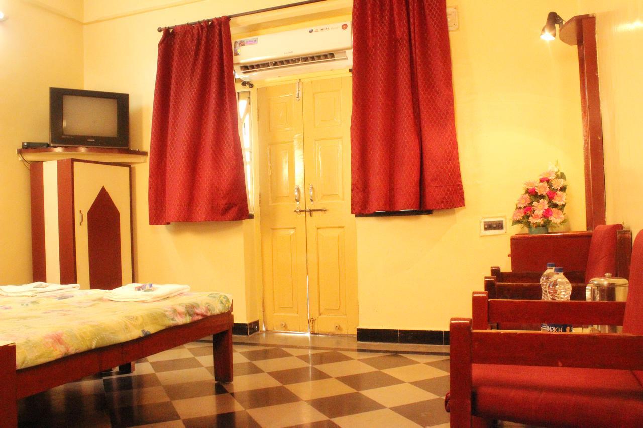 Hotel Homeland Pune Bagian luar foto