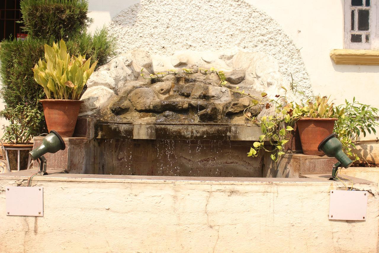 Hotel Homeland Pune Bagian luar foto