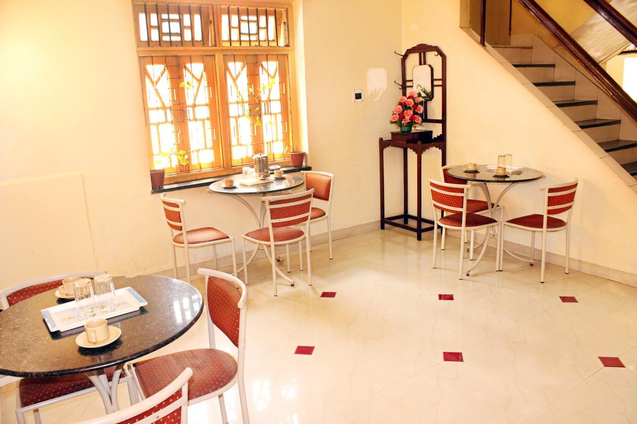 Hotel Homeland Pune Bagian luar foto